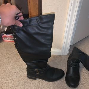 Size 6 XOXO black boots